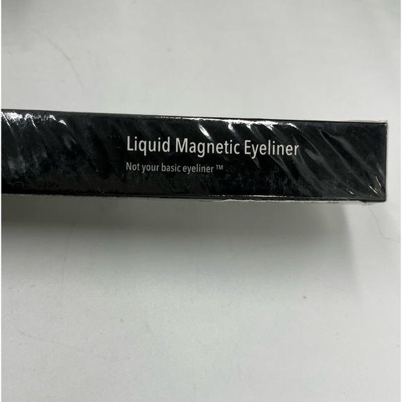 Moxilash Black Magnetic Liquid Eyeliner 30 Day Supply No Glue or Filters - Picture 1 of 10